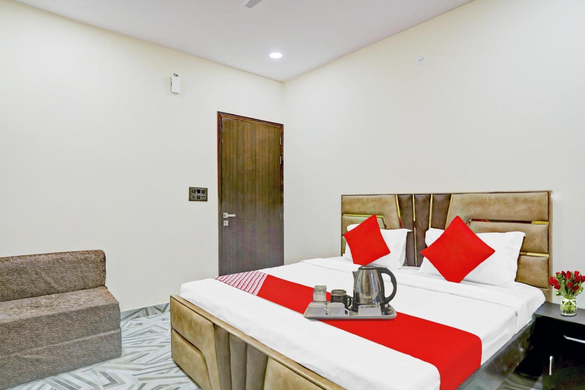 ניו דלהי Hotel O Royal Lotus Stay Near Ip Extension Metro Station מראה חיצוני תמונה